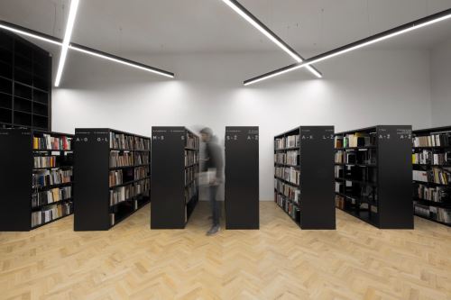 2-AKADEMICKÁ KNIŽNICA VŠMU (210 m²)-Bratislava