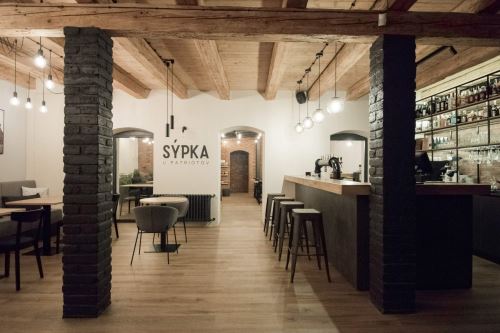 1-SÝPKA U PATRIOTOV (370 m²)-Levice
