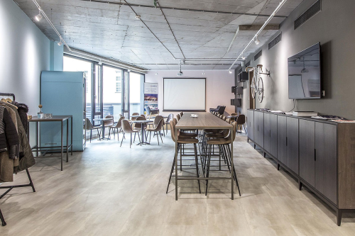 Juraj-Tesák-architekti-interiér-kancelárii-crowdberry