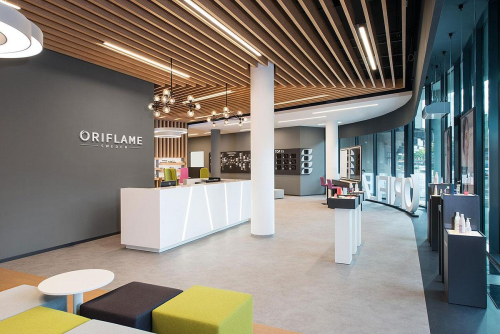 Forms architects - interiér Oriflame showroom Bratislava