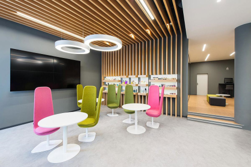 Forms architects - interiér Oriflame showroom Bratislava