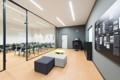 Forms architects - interiér Oriflame showroom Bratislava